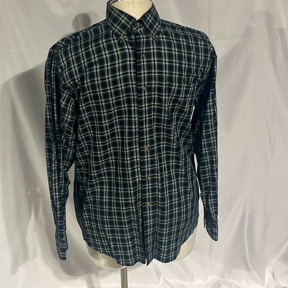 L.L.Bean men’s traditional fit cotton plaid button down shirt size medium .